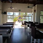 Beachside Corasol El Amanecer de Frida para 2 personas